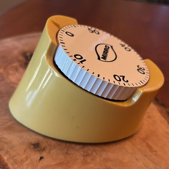 Vintage Harvest Gold Mirro 60 Minute Kitchen Timer - Picture 2 of 6